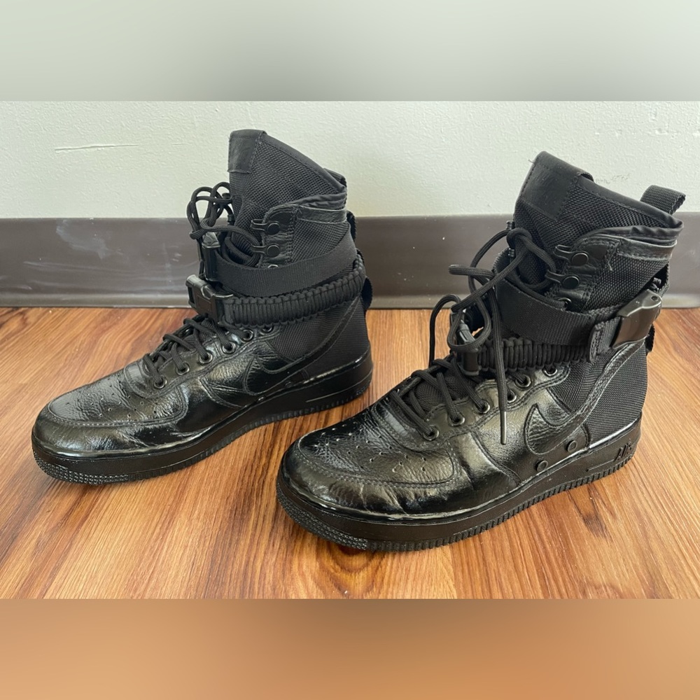 Nike SF Air Force 1 High Top Sneaker